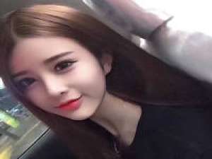 眼睛为她下着雨，心却