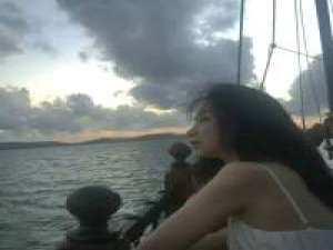 与君初相识犹如故人归 挤满孤独和心酸藉藉无