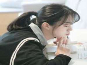 有天我睡醒看到我的身