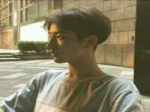 喜欢的关注一下。 任凭你大胸美腿百般温