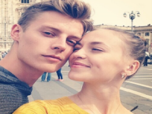 我会装英雄，我也想感动。 一种背弃、 让人痛彻