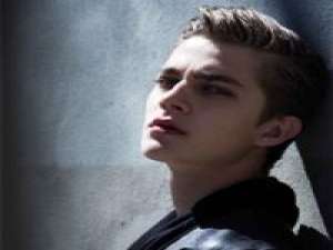 黎 是梦别怕疼，想赢别喊