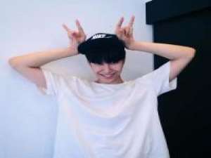 撕 用骨子里的小倔强。继