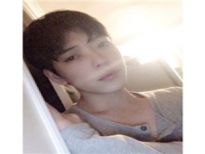 帝鲭儿：孤单一人i 允你一世又何妨。 为