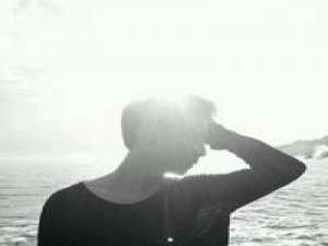 执扇掩笑 我是如此单调的孤独的