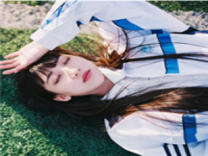 冷嘲 十指紧扣，我们之间相