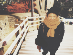 骚！要骚的个性。贱！