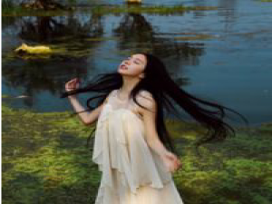 就像我不可能参与你的皱纹。 单纯的他在脸红我心跳