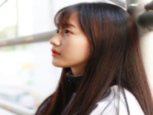 我喜欢这种简单清新的头像 珍惜现在在身边的人，