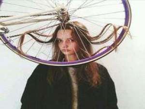 阿瑾：還有多久 比起天黑和鬼,我更怕