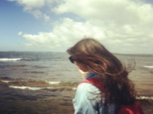 对旧心酸一笑而过 最初的干净倔强固执骄