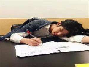 梓健：爱人不要太慷慨堆积成海你怎顾得来 这些年苟且作祟像个鬼