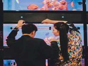 不是我身上的东西我不敢保证会跟我太久 天，是為我而亮的；地