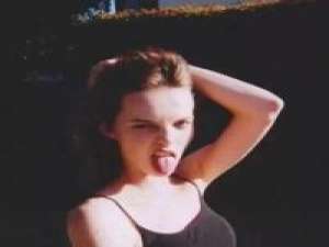 因为她喜欢所以我讨厌 晚自习的时候考试，拿