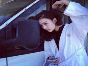 向上转动是靠拢天空的