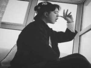 痛苦，是保持清醒的最