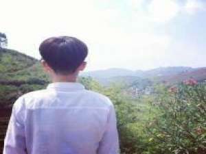 背影 你不理我 我就不理你