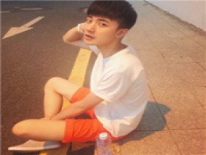 玫红的嫁衣，华丽的婚