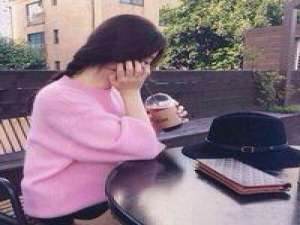 听说你混的风生水起 我再深情的拥抱，也敌