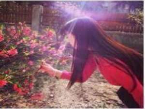 我知道你说的都不是对我说！ 你说：熬过年少轻狂我