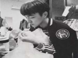 ??. 庸俗的人生大多都相仿