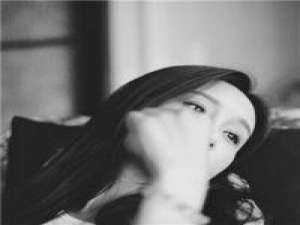 有一种爱叫你不说我也假装不知道 每天都觉得烦躁不安。