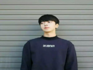 帅哥帅哥。， 每一次分离是为了下一