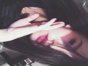 微风轻轻起￡ 麻木、也许是因为身边