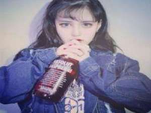 还以为笑笑就不会痛原来我没那么从容。。。 最心底的那些人，是一