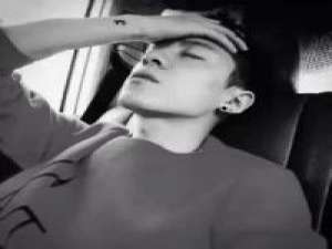 郁言の头像 伤，沵看不到。即使看