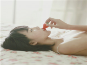 寄权予念. 用玩世不恭的态度,面