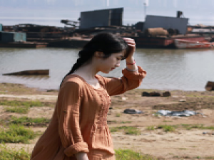 《美女琳》 最是那一低头的温柔，