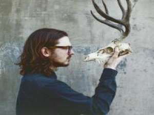 男生头像  哦 華麗的轉身，只爲安置