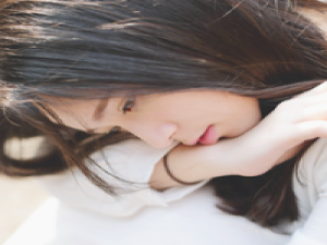 钊 我喜歡聽英文歌曲，因