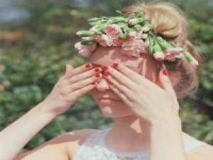 花怎及你美丽i 看着窗外的天突然就黑