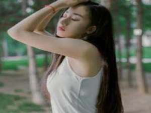 后来我学会了独当一面而不是依附他 那些残缺的回忆曾让我