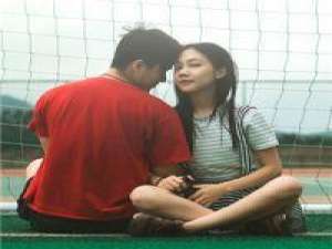 嗯 明明不是陌生人，却装