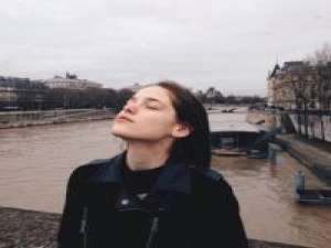 多希望你知道我并不洒脱 Not preten