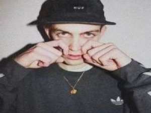 欧美男 当看破一切的时候，才