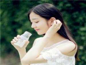 弥笙： 习惯了无所谓但不是真的无所谓 当你觉得某人神秘时，