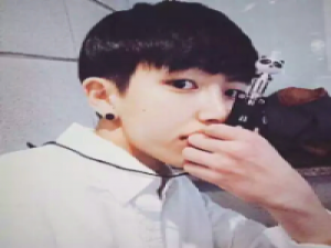 这年头，男头像不好找哈 曾爱惜的总要放手,过