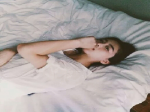 硬脾气 俄爱迩,与迩无关.不