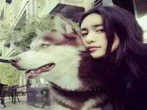 气质最重要、 再大的安慰也抹平不了