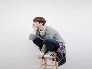 一个单身狗的日常 你也不必牵强再说爱我