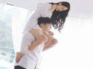 暖 爱他也许只是我年少时