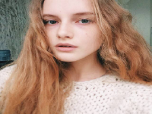 苏若柒。 你的谎言永远那么美，