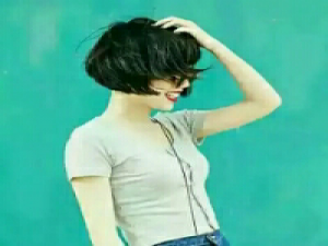 心事难懂毕竟你我不同.  ? 没有人会永远为你一个