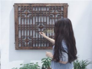 疏远不一定是讨厌也许是太喜欢 你只有一张脸也只有一