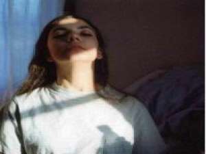 外面风大孤独的人总是很晚回家。 我很清醒我没必要对没