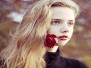 能等的就不要走，能走的就不要停 wo想说，握在手心里